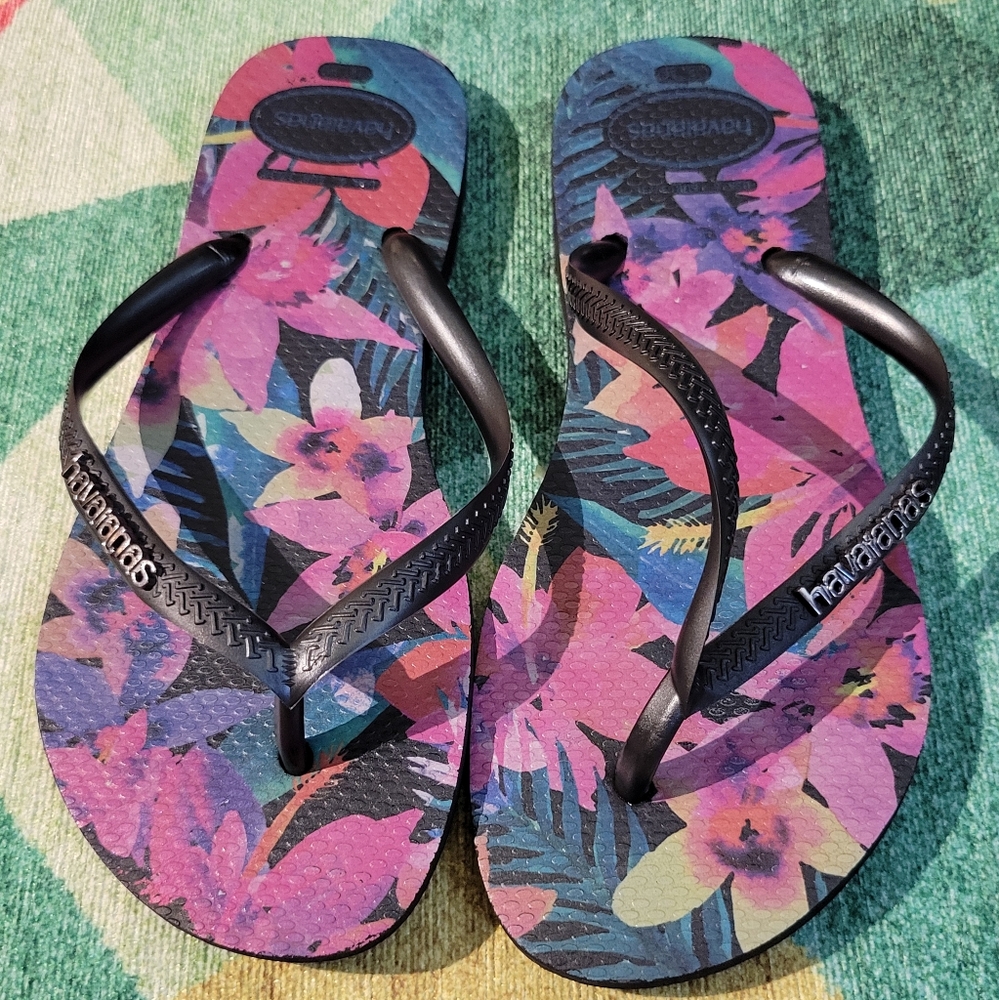 HAVAIANAS TROPICAL  PRINT FLIP FLOPS WOMENS SIZE US 6 OR EUR 35.